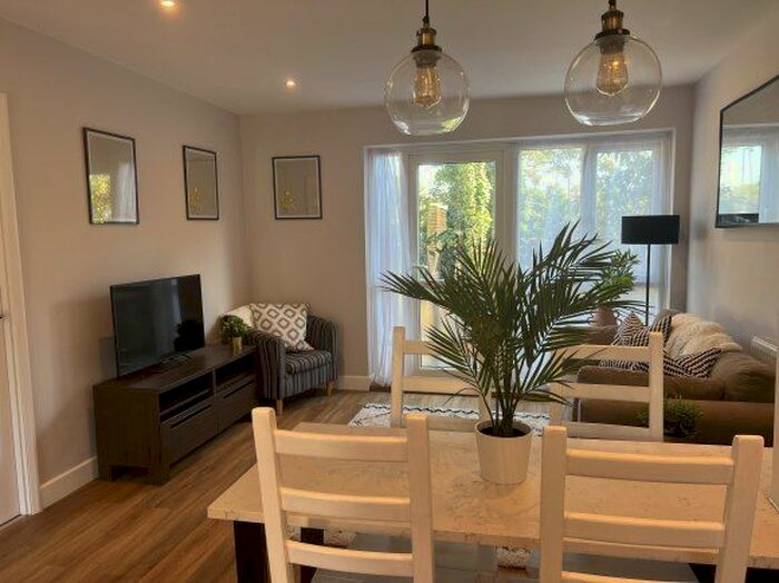 5 Bedroom Semi-Detached House To Rent In Kemsing Gardens, Canterbury, Kent, CT2