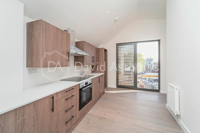 1 Bedroom Flat To Rent In Green Lanes, Turnpike Lane, London, N8