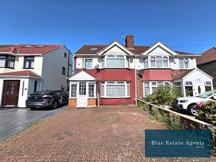 4 Bedroom Semi-detached House For Sale In Springwell Road, Hounslow, TW5