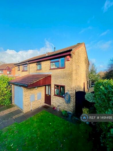 3 Bedroom Semi-Detached House To Rent In Brecon Close, Dibden Purlieu, Southampton, SO45