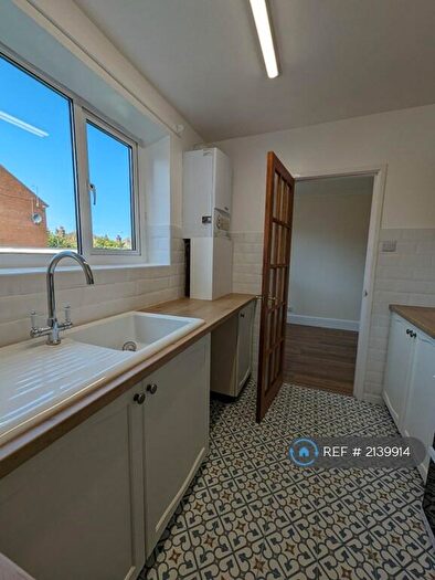 2 Bedroom Flat To Rent In Trillo Avenue, Rhos On Sea, Colwyn Bay, LL28