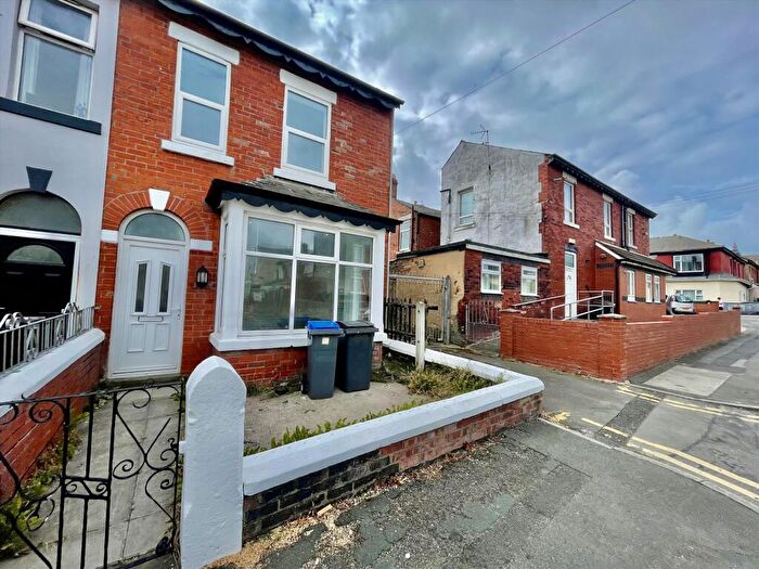 3 Bedroom Semi-Detached House To Rent In George Street, Blackpool, FY1