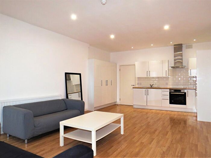 2 Bedroom Flat To Rent In Fashion Street, Spitalfields, London., E1