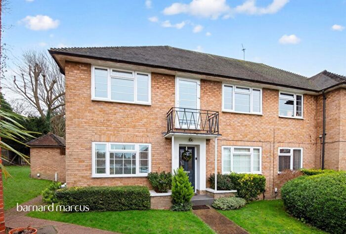 2 Bedroom Flat For Sale In Felbridge Close, Sutton, SM2