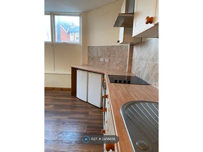 1 Bedroom Flat To Rent In Queens Road, Basingstoke, RG21