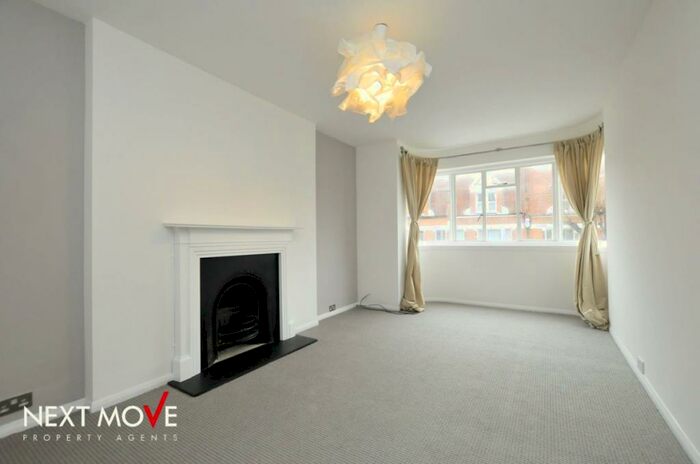 2 Bedroom Apartment To Rent In Clissold Crescent, Stoke Newington, N16