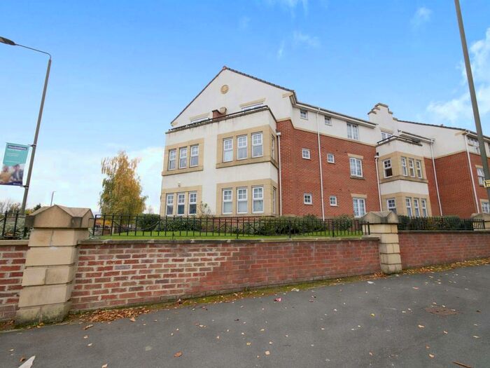 2 Bedroom House To Rent In Grasscroft House, Archdale Close, Chesterfield, S40