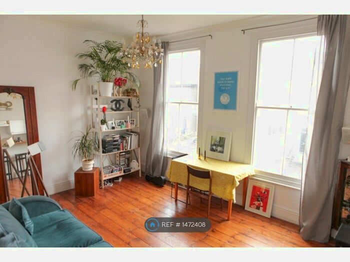 2 Bedroom Flat To Rent In Richmond Road, London, E8