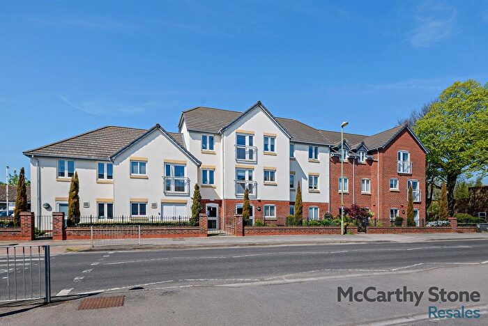 2 Bedroom Flat For Sale In St. Marys Road, Hayling Island, PO11