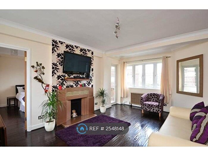 3 Bedroom Flat To Rent In Chiswick Village, London, W4
