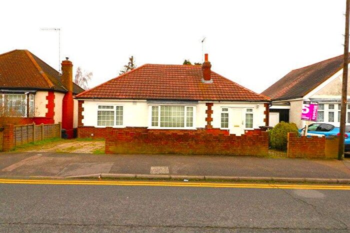 3 Bedroom Detached Bungalow For Sale In Gerrard Avenue, Rochester, ME1