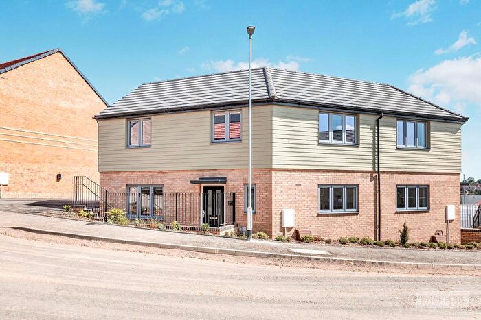 3 Bedroom Semi-Detached House To Rent In Shale Meadow, Wellingborough, Northants, NN8