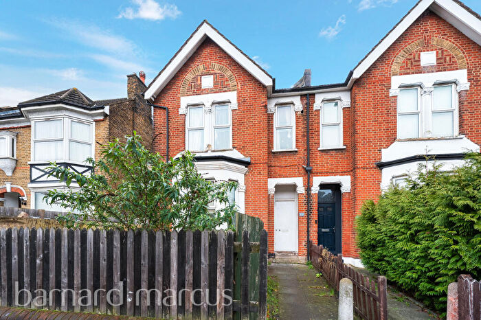 3 Bedroom Flat To Rent In Brigstock Road, Thornton Heath, CR7