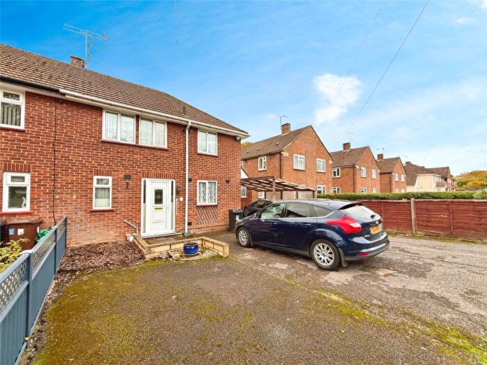 3 Bedroom End Of Terrace House For Sale In Falcon Avenue, Reading, Berkshire, RG2