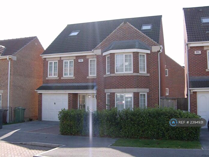 5 Bedroom Detached House To Rent In Lilac Court, Leeds, LS14