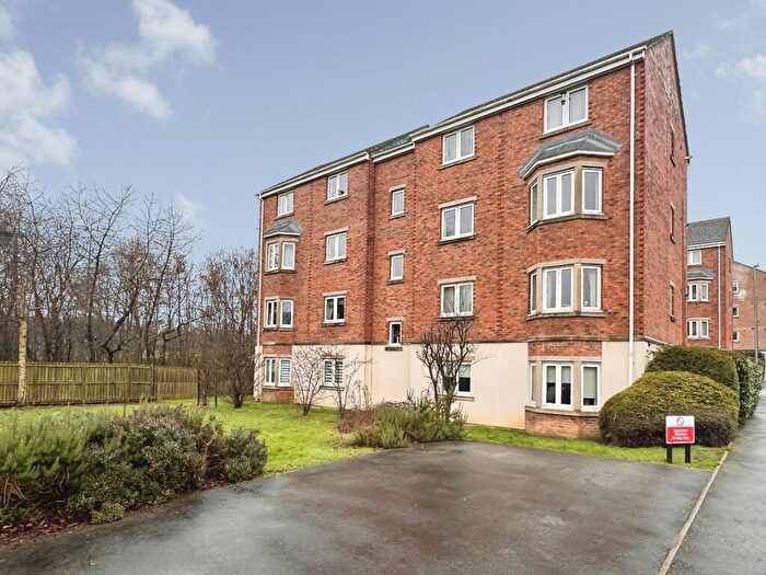 2 Bedroom Apartment For Sale In Laithe Hall Avenue, Cleckheaton, BD19