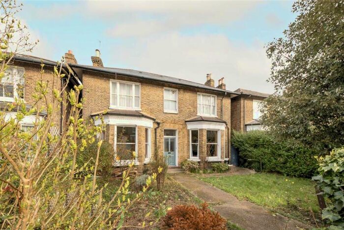 2 Bedroom Flat To Rent In Southbrook Road, Lee, SE12