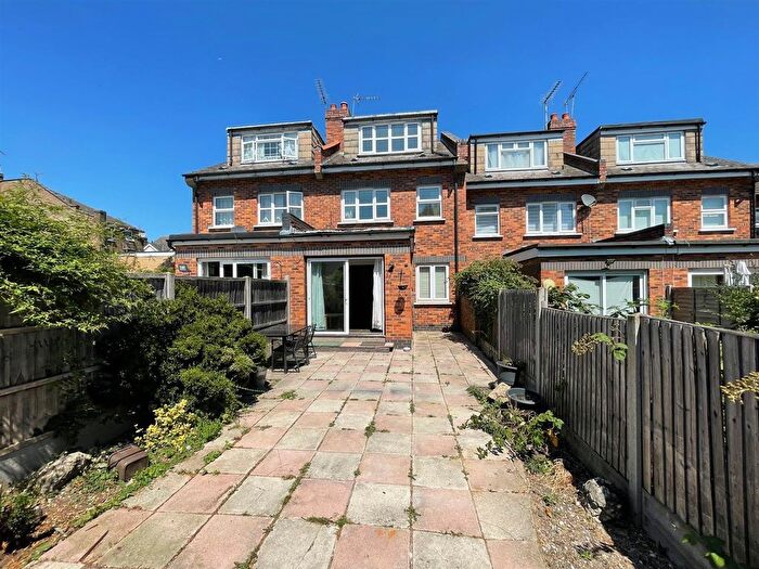 4 Bedroom Property To Rent In Castle Road, North Finchley, N12