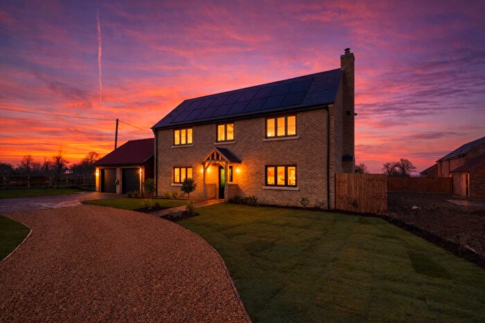 5 Bedroom Detached House For Sale In Washingley Farm, Green End, Great Stukeley, Huntingdon, Cambridgeshire, PE28