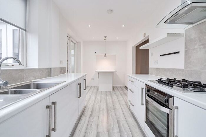 3 Bedroom Semi-Detached House To Rent In Hertford Drive, Tyldesley, Manchester, M29