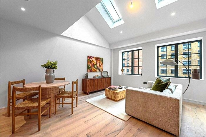 2 Bedroom Flat For Sale In The Threadworks, Hollybush Gardens, Bethnal Green, London, E2