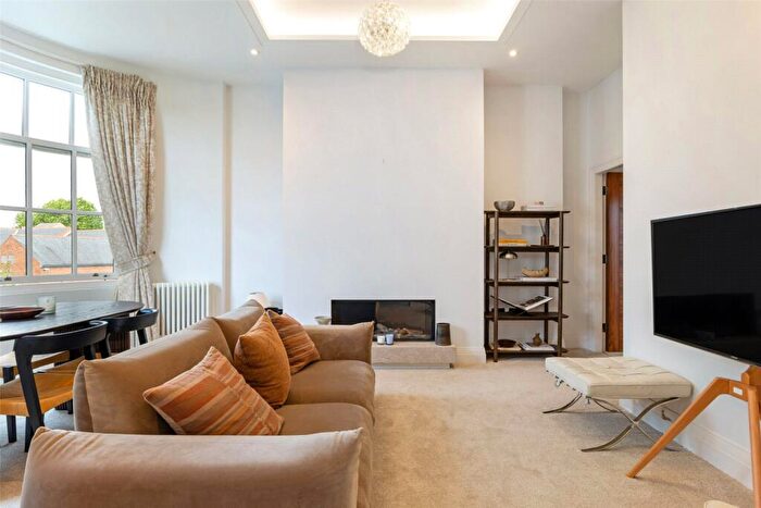 2 Bedroom Apartment For Sale In Dee Hills Park, Chester, Cheshire, CH3