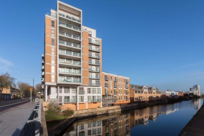2 Bedroom Flat To Rent In Harley House, Limehouse, E14