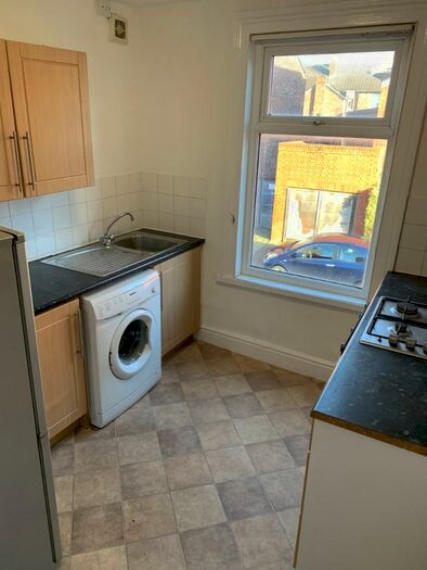 3 Bedroom Flat To Rent In Plattsville Road, Liverpool, Merseyside, L18