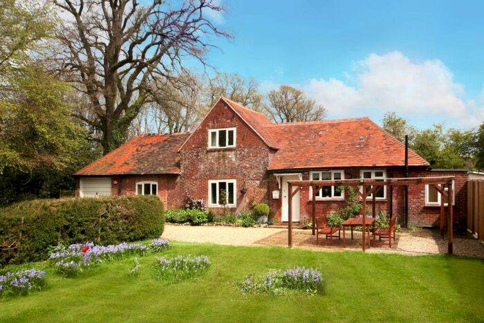 2 Bedroom Cottage To Rent In Bagmore Lane Herriard, RG25