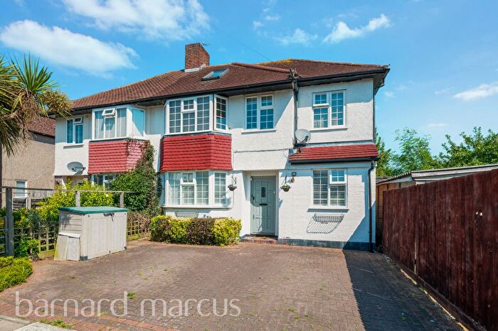 5 Bedroom Property To Rent In Bargate Close, New Malden, KT3