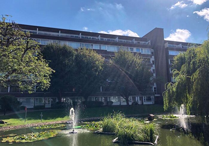 1 Bedroom Flat For Sale In Flat Lemare Lodge, Fair Acres, Bromley, Kent, BR2