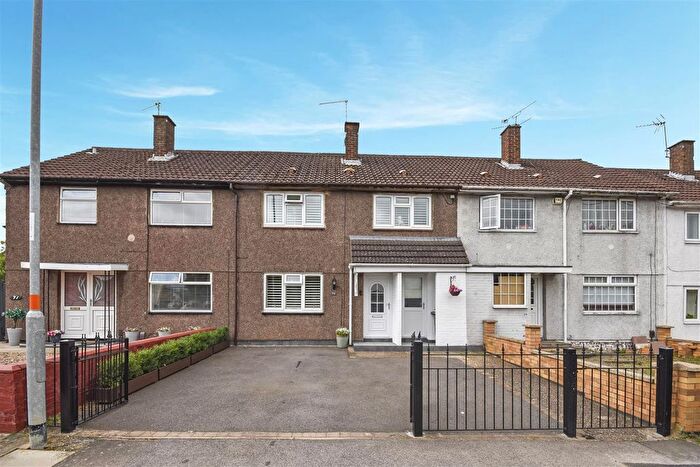3 Bedroom Terraced House For Sale In Beanfield Avenue, Corby, NN18