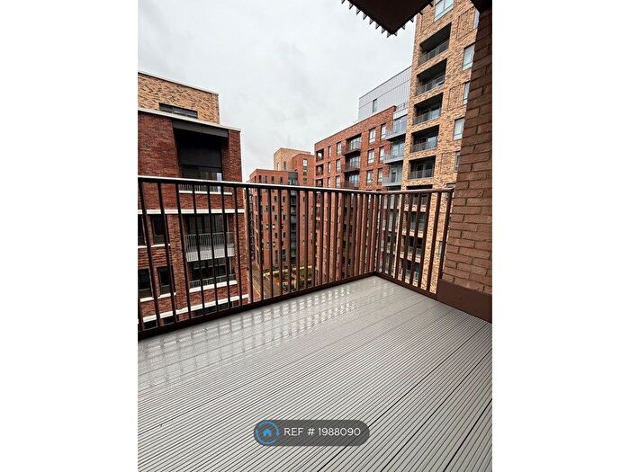 2 Bedroom Flat To Rent In Mary Neuner Road, London, N8