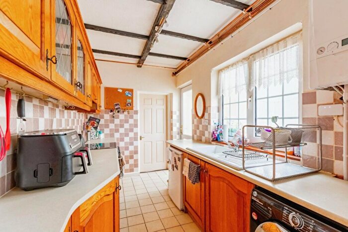 2 Bedroom Semi-Detached House For Sale In Finedon Road, Irthlingborough, Wellingborough, NN9