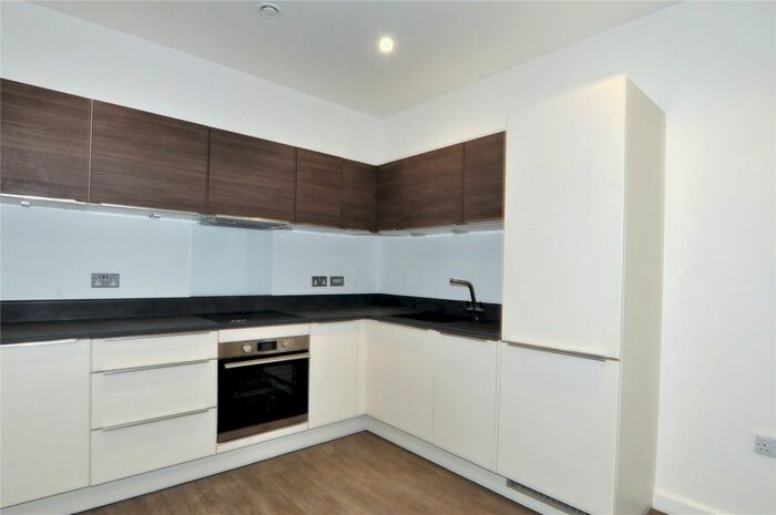 1 Bedroom Flat To Rent In Prestige House, - High Street, Egham, Surrey, TW20