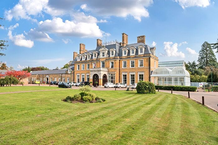 2 Bedroom Flat For Sale In Badgers Walk, Rickmansworth, WD3