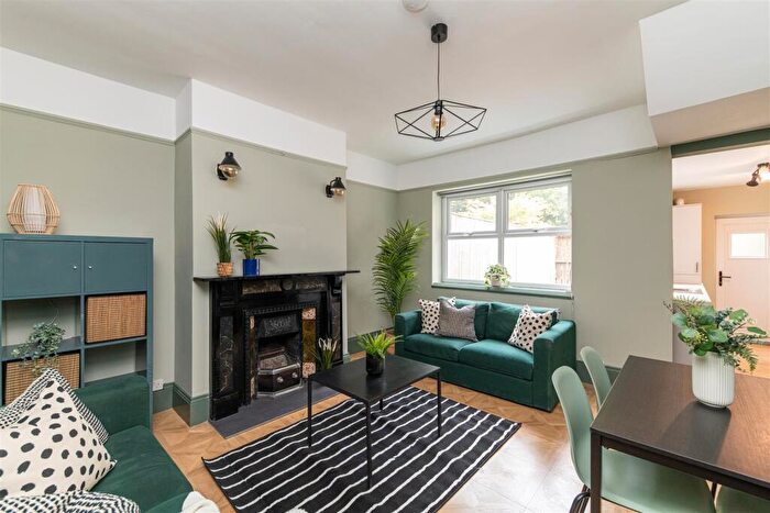 5 Bedroom Terraced House To Rent In Warwick Street, Heaton, Newcastle Upon Tyne, NE6