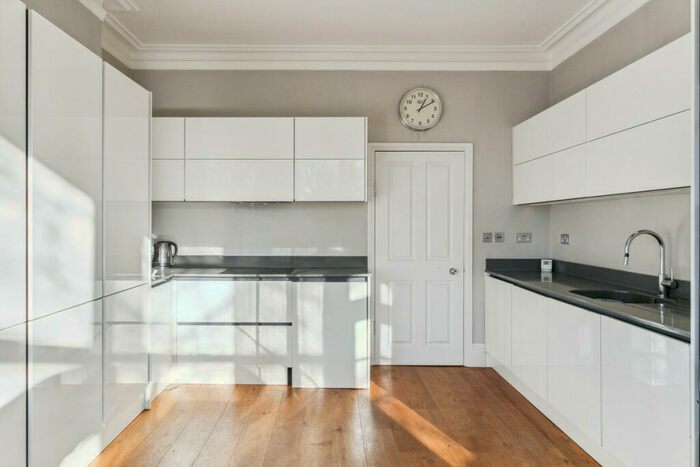 3 Bedroom Apartment To Rent In Cornwall Mansions, Chelsea, SW3