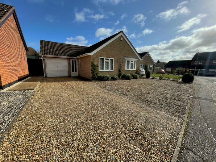2 Bedroom Detached Bungalow For Sale In The Crofts, Chapel Break, NR5