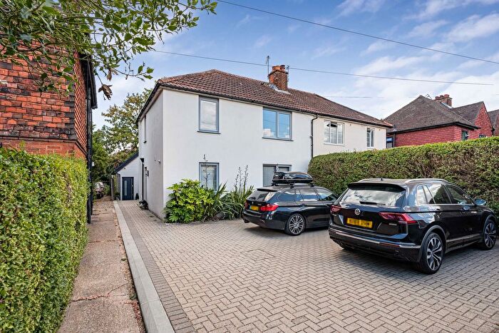 3 Bedroom Semi Detached House For Sale In Sutherland Avenue, Sunbury-On-Thames, Surrey, TW16