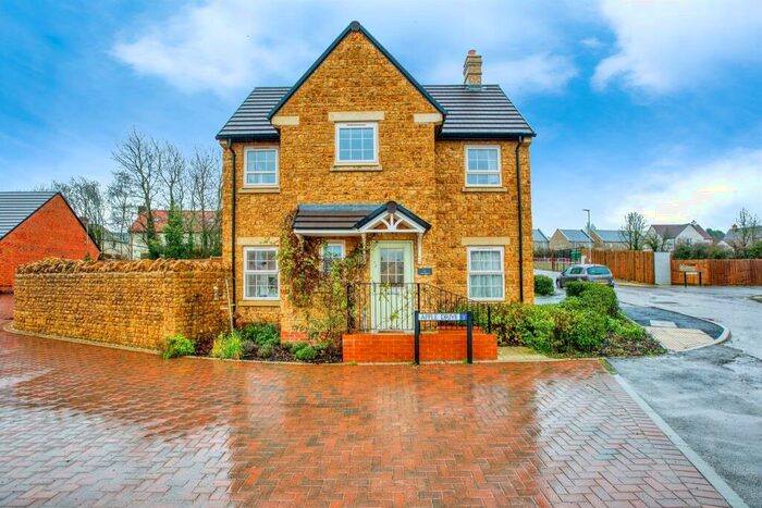 2 Bedroom Detached House For Sale In Apple Drive, Ansford, Castle Cary, BA7