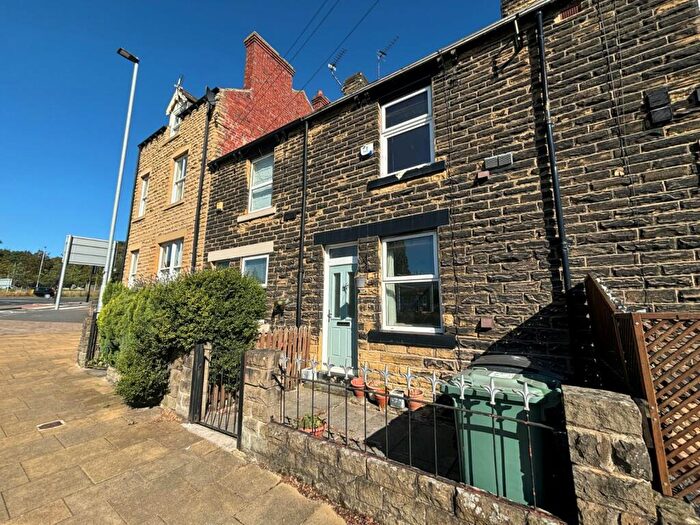 1 Bedroom Terraced House To Rent In Harrogate Road, Leeds, West Yorkshire, LS17