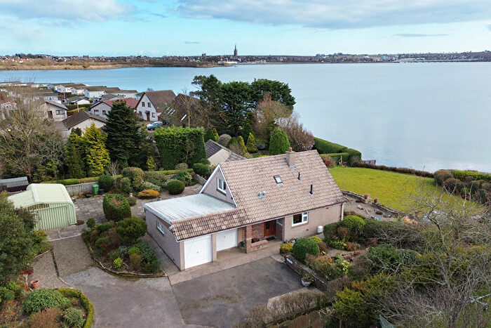 3 Bedroom Detached House For Sale In Brechin Road, Montrose, DD10