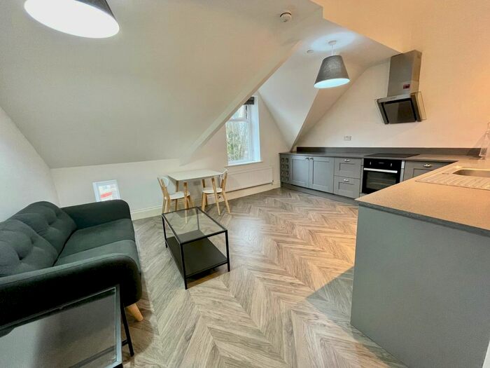 2 Bedroom Flat To Rent In Connaught Road, Roath, CF24