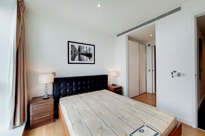 2 Bedroom Apartment To Rent In Pan Penisula Square, London, E14