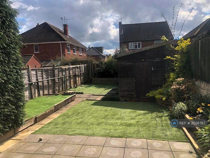 2 Bedroom End Of Terrace House To Rent In New Street, Kingswinford, DY6