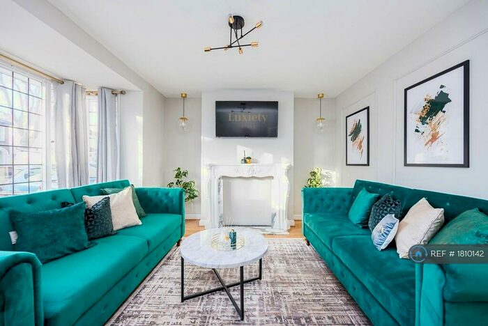 3 Bedroom Terraced House To Rent In Cambridge Road, Southend-On-Sea, SS1