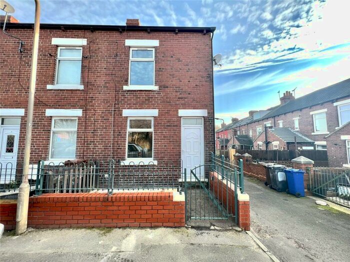 2 Bedroom End Of Terrace House To Rent In Charity Street, Barnsley, South Yorkshire, S71