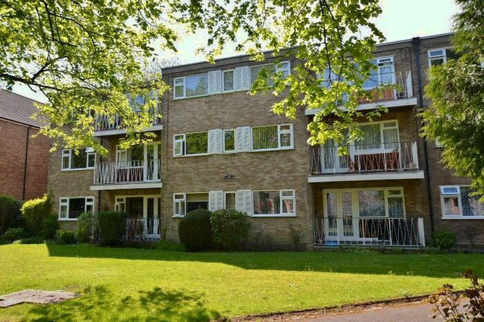 Studio To Rent In Westfield Park, Hatch End, HA5