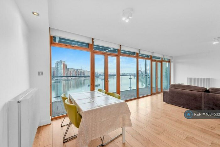 2 Bedroom Flat To Rent In Western Beach Apartments, London, E16